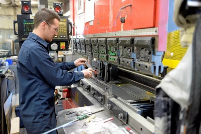 Industries GRC ferme et rouvre pour fabriquer des matériaux nécessaires